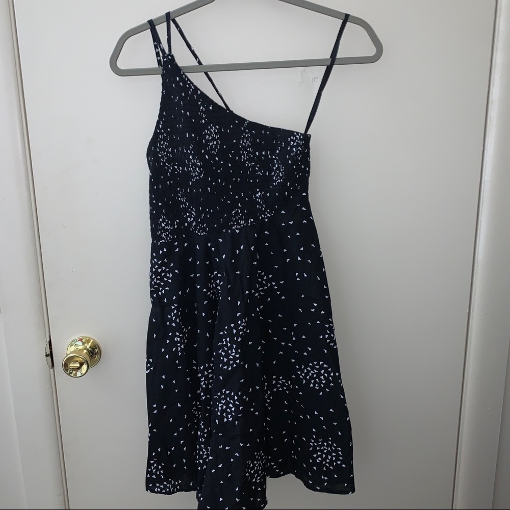 URBAN OUTFITTERS ASYMETRIC STRAPPED DRESS